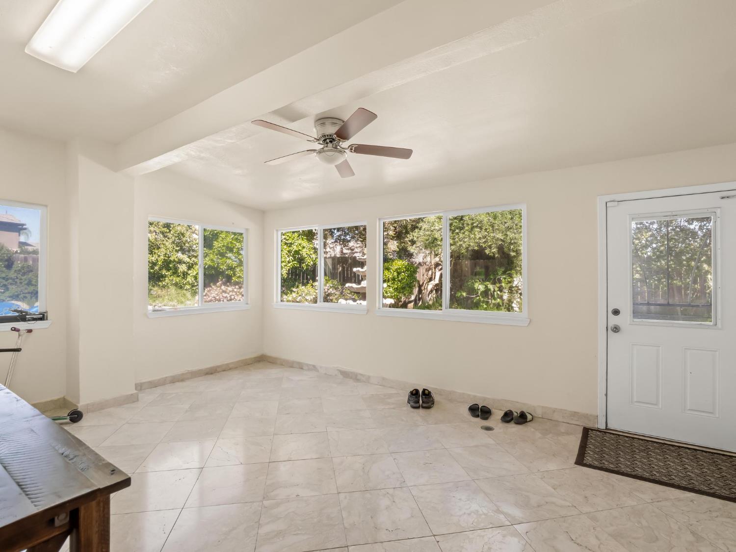 7236 N Bonadelle Ave, Fresno, CA 93720