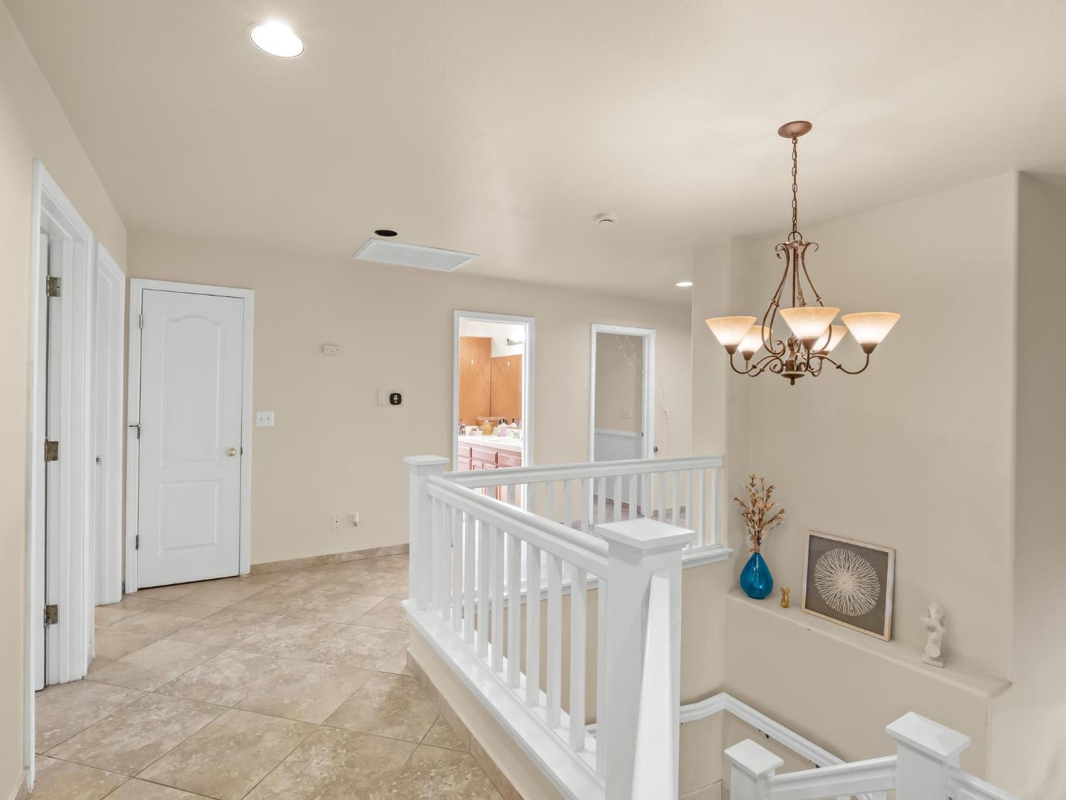 7236 N Bonadelle Ave, Fresno, CA 93720