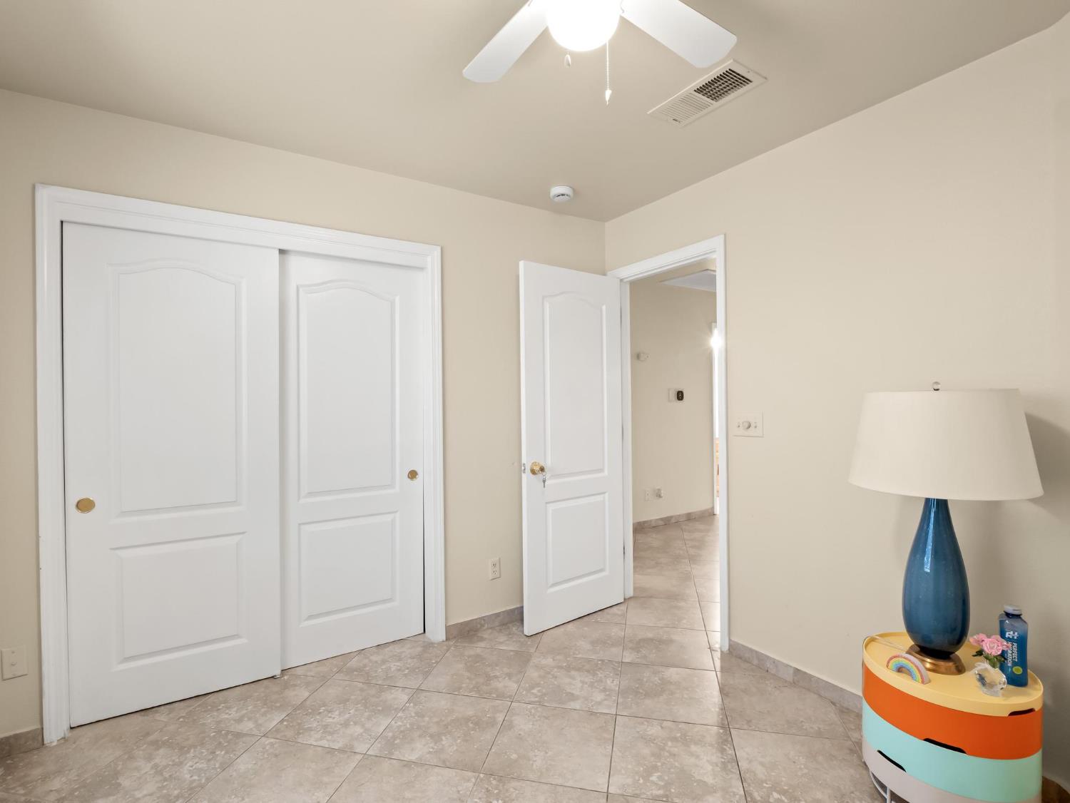 7236 N Bonadelle Ave, Fresno, CA 93720