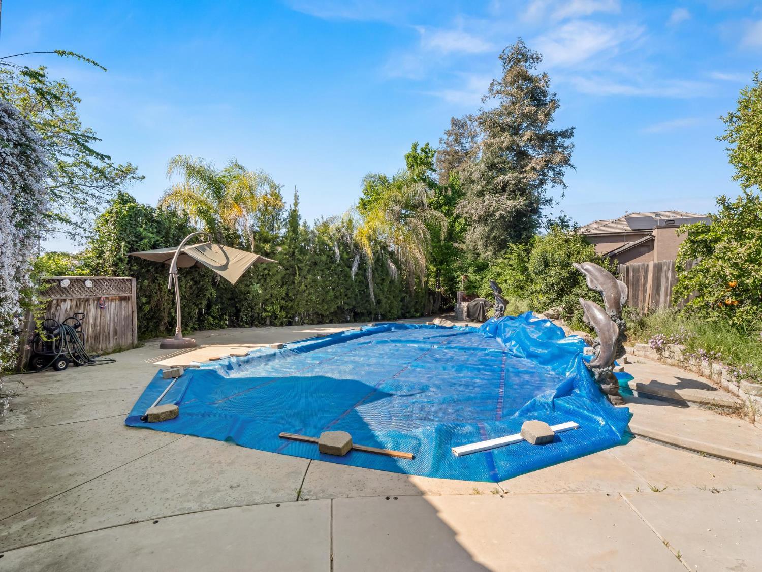 7236 N Bonadelle Ave, Fresno, CA 93720