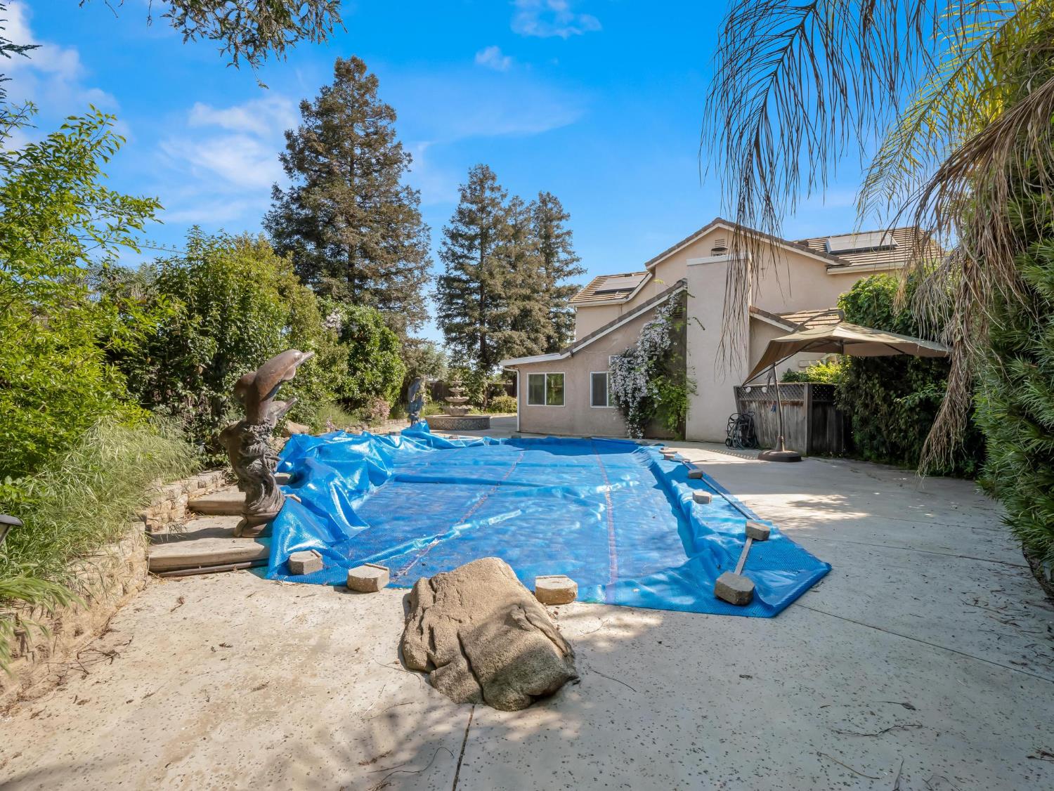 7236 N Bonadelle Ave, Fresno, CA 93720