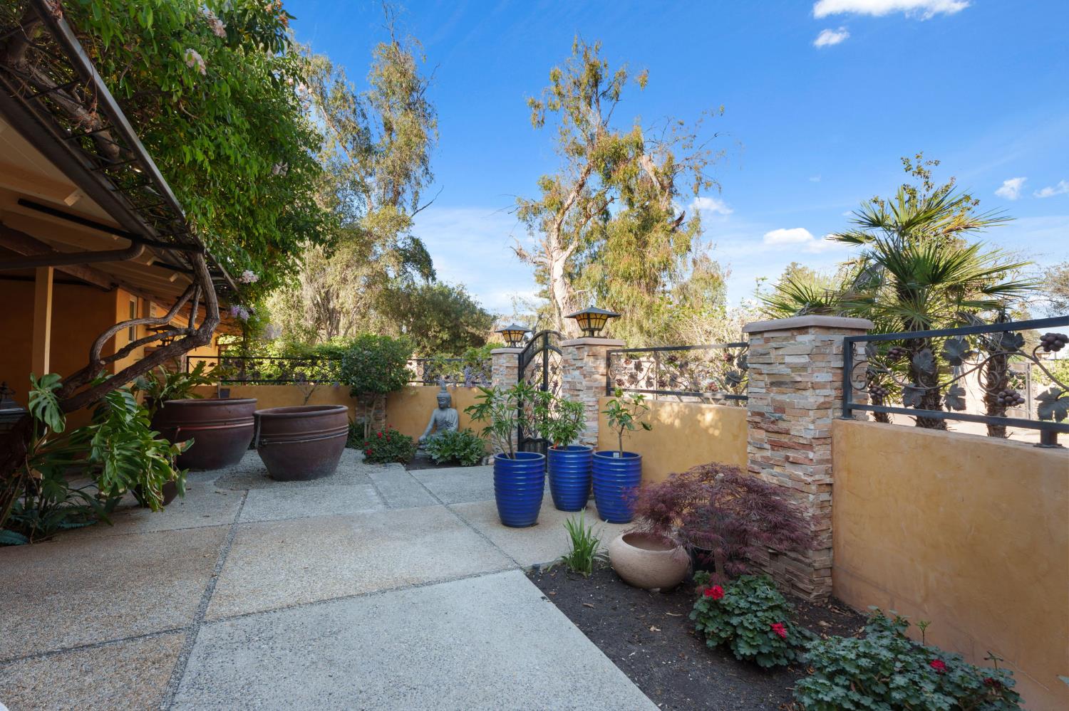 5151 N Van Ness Blvd, Fresno, CA 93711