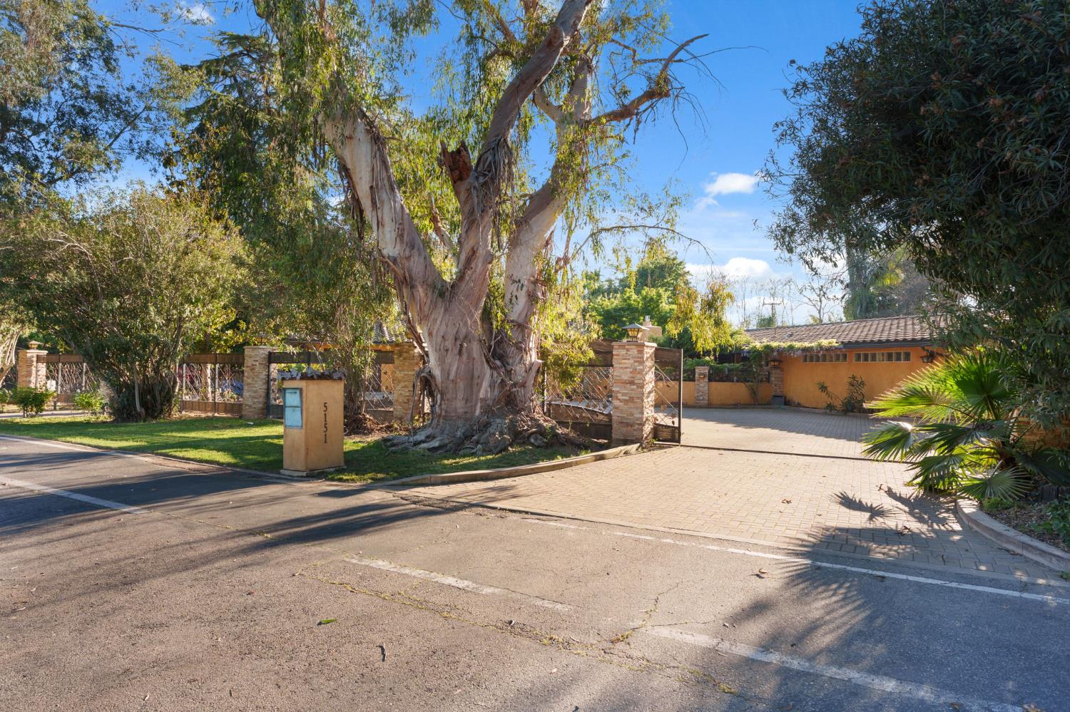 5151 N Van Ness Blvd, Fresno, CA 93711