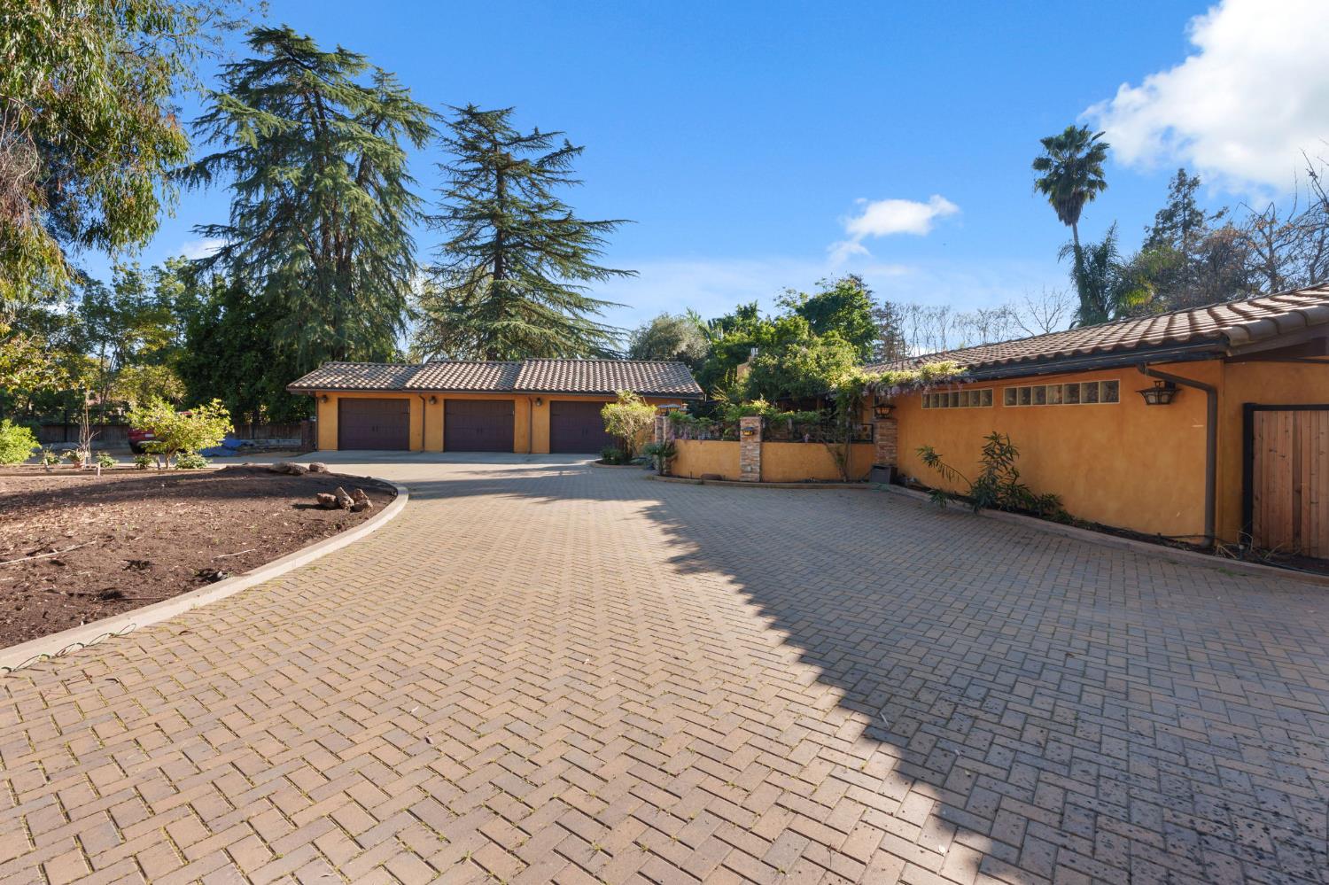 5151 N Van Ness Blvd, Fresno, CA 93711