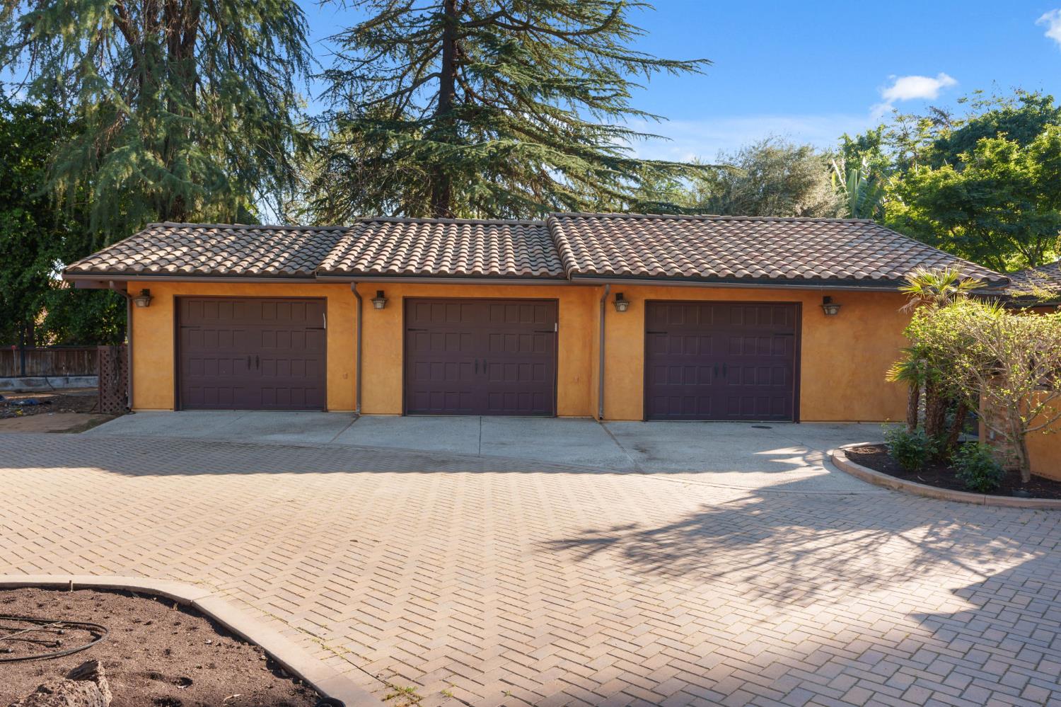 5151 N Van Ness Blvd, Fresno, CA 93711