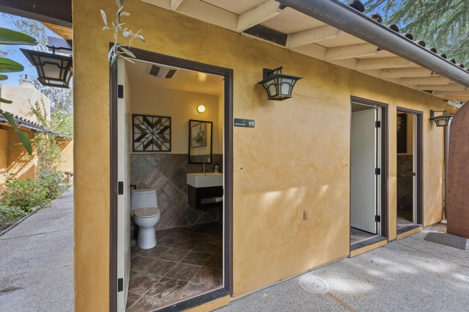 5151 N Van Ness Blvd, Fresno, CA 93711