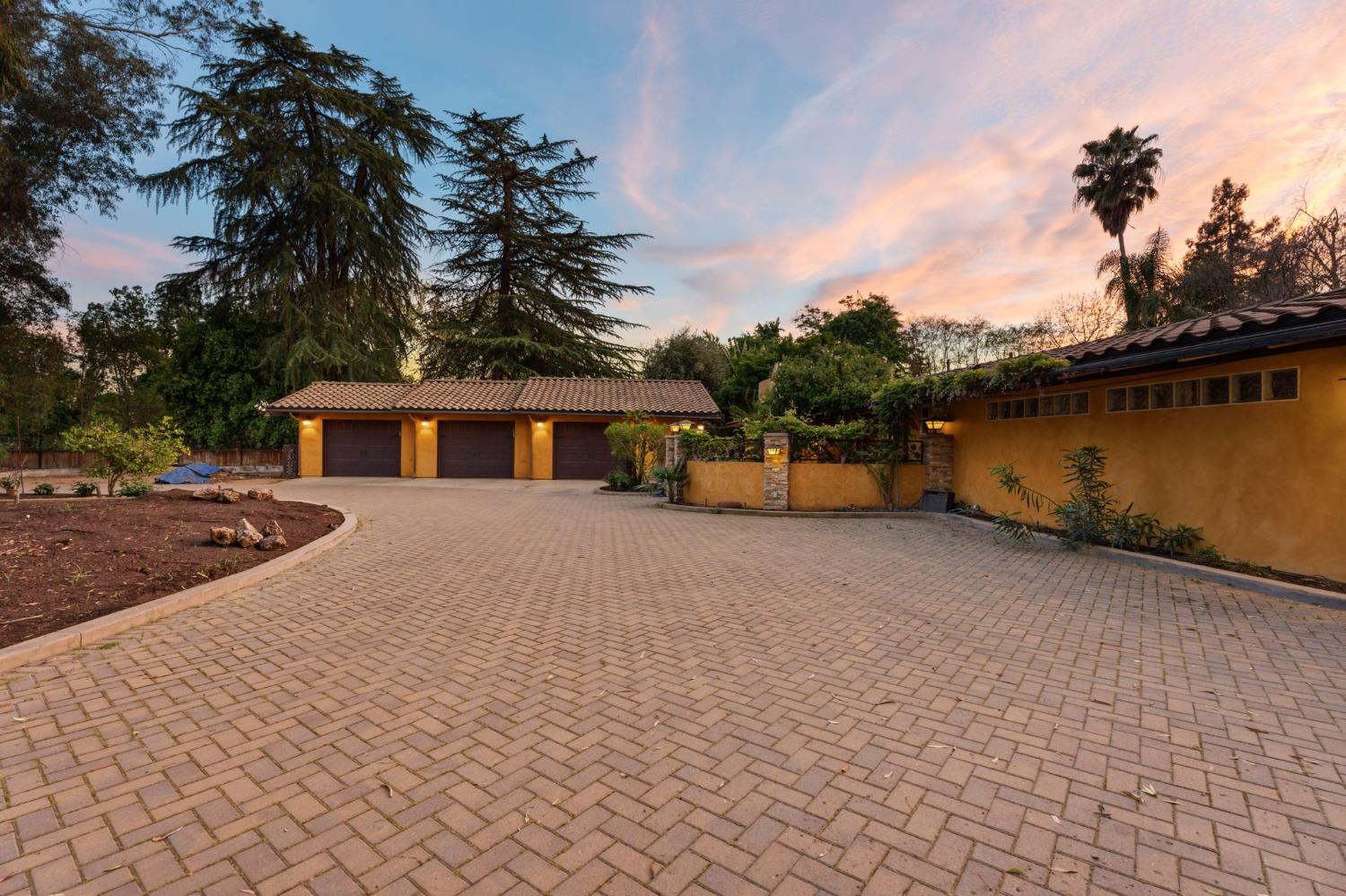 5151 N Van Ness Blvd, Fresno, CA 93711