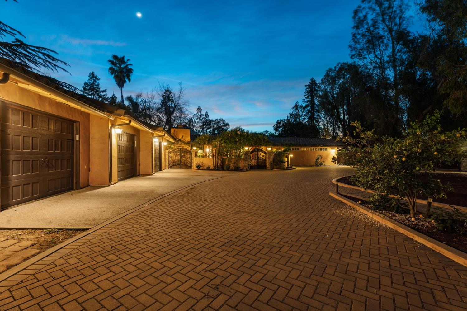 5151 N Van Ness Blvd, Fresno, CA 93711