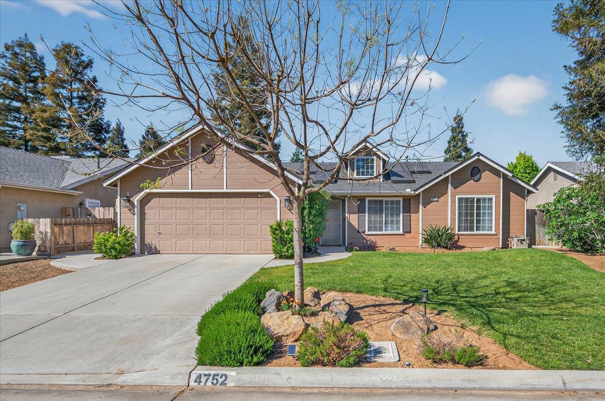 4752 W Mesa Ave, Fresno, CA 93722
