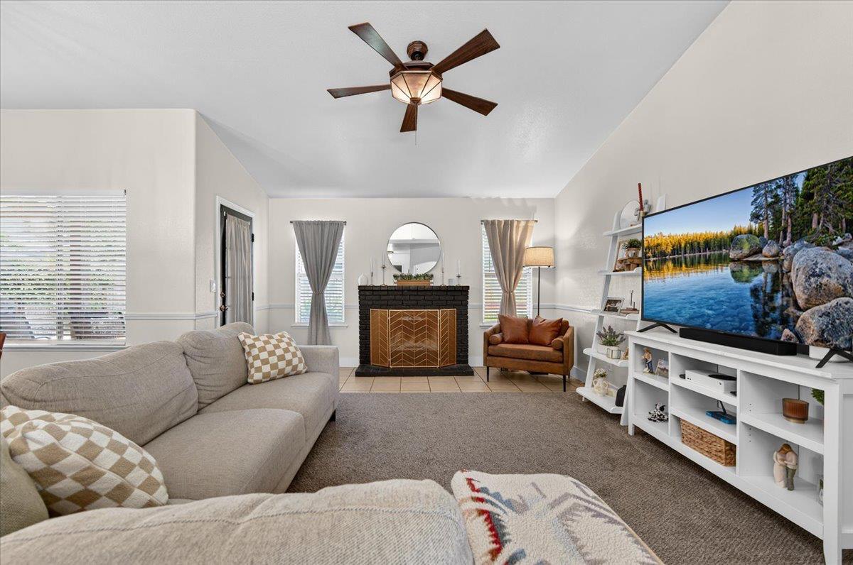 4752 W Mesa Ave, Fresno, CA 93722