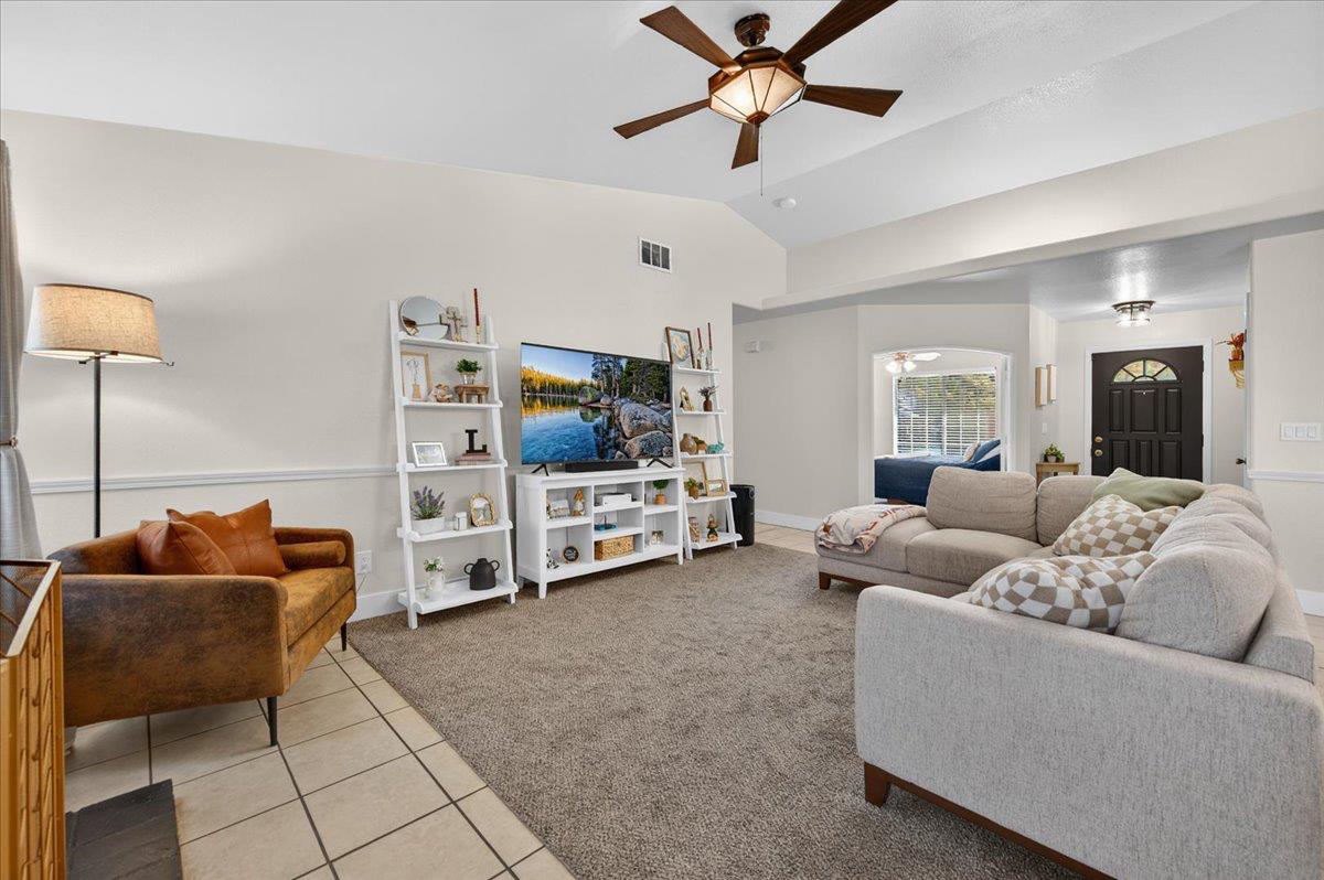 4752 W Mesa Ave, Fresno, CA 93722