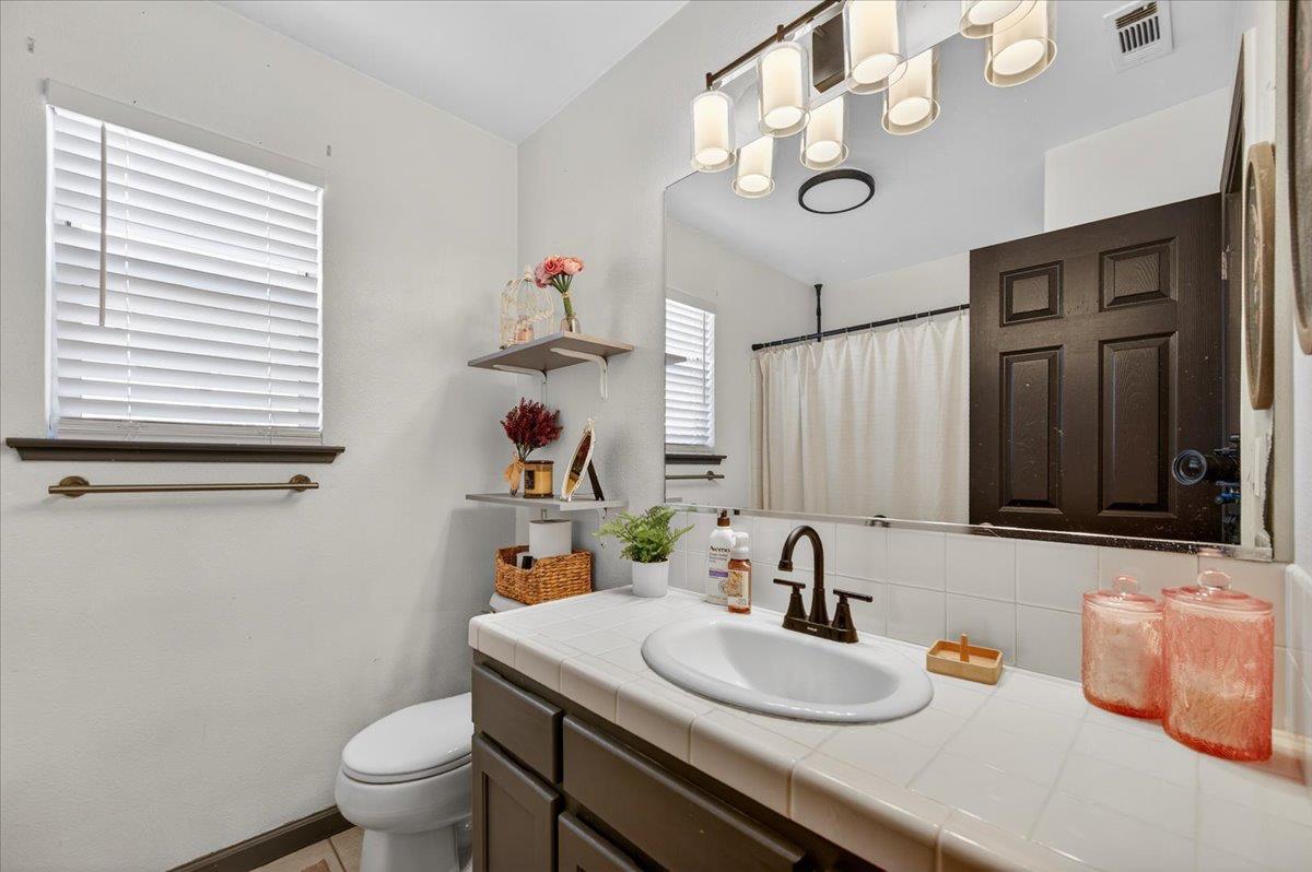 4752 W Mesa Ave, Fresno, CA 93722