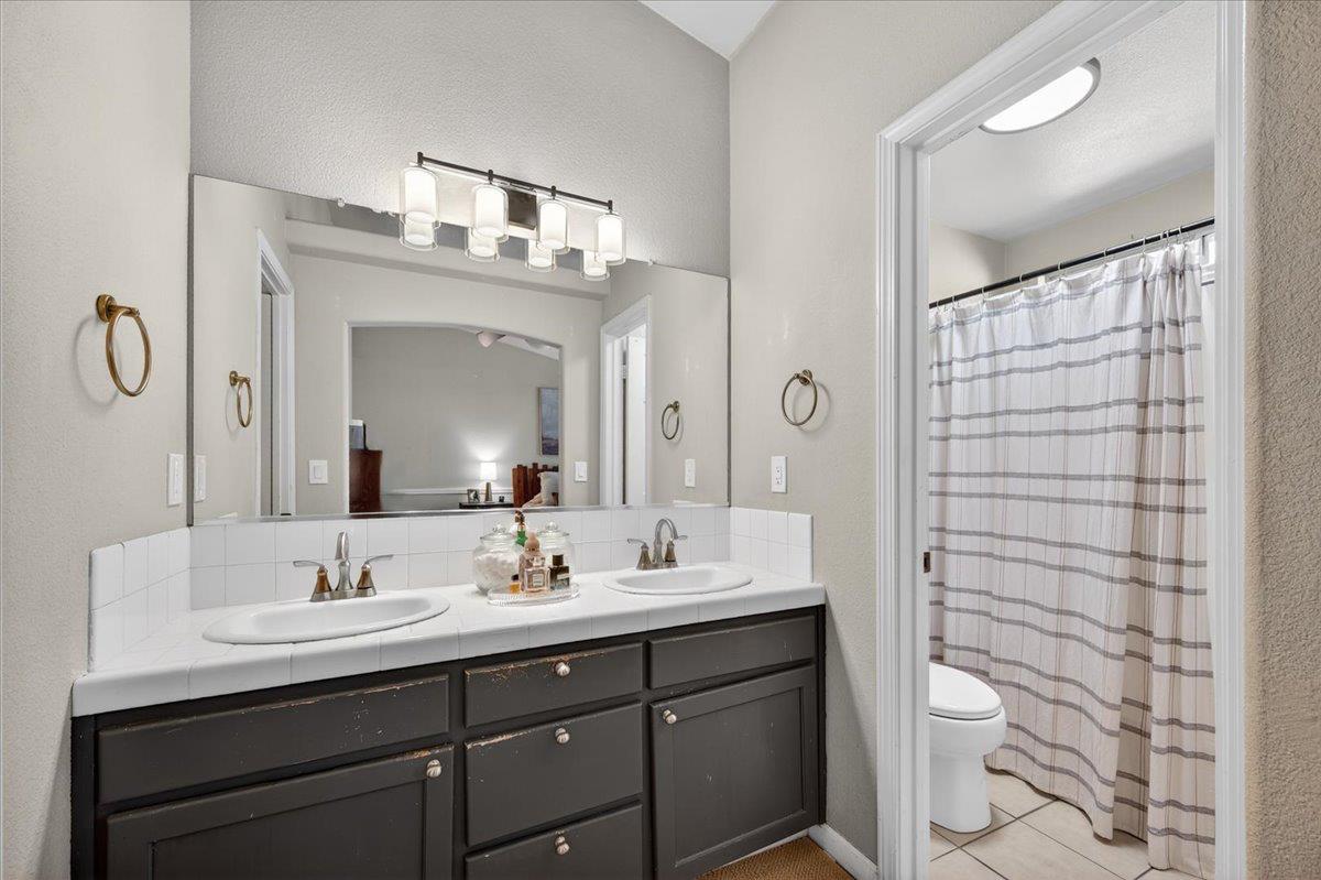 4752 W Mesa Ave, Fresno, CA 93722