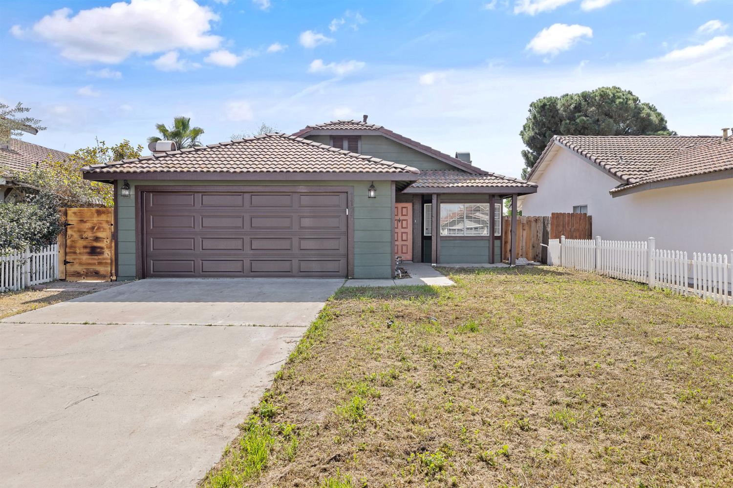 1171 State St, Hanford, CA 93230