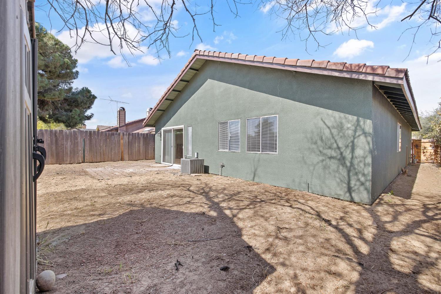 1171 State St, Hanford, CA 93230