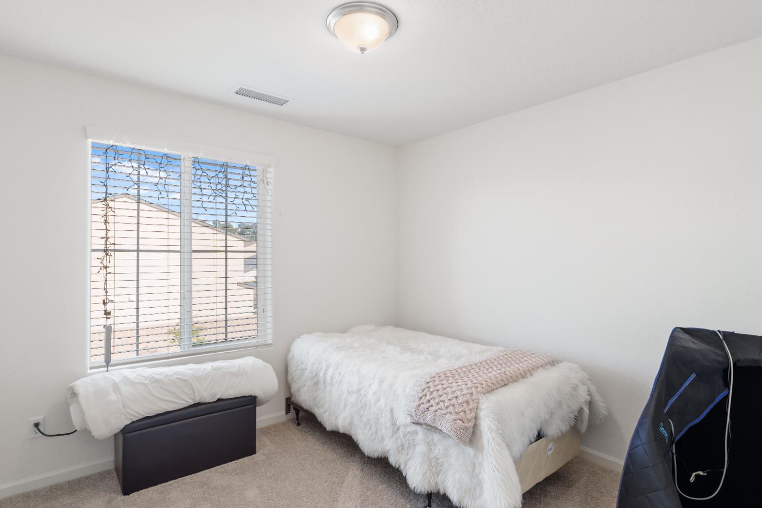 1617 N Filbert Ave, Fresno, CA 93727