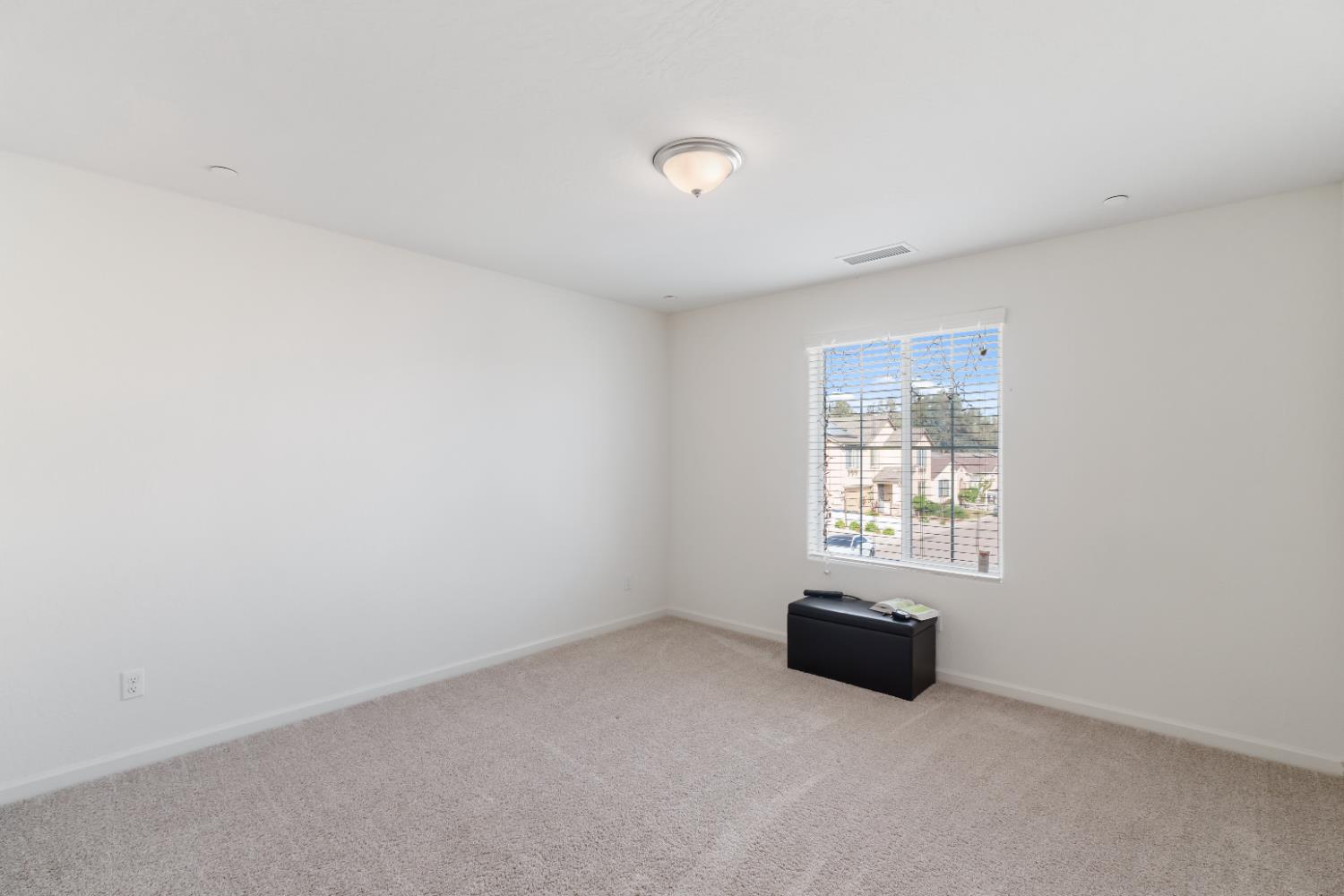 1617 N Filbert Ave, Fresno, CA 93727