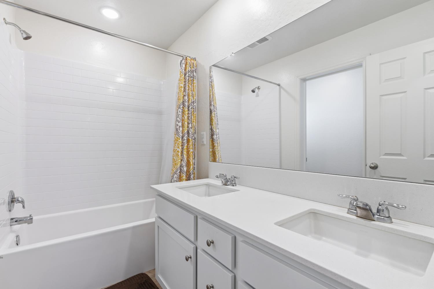 1617 N Filbert Ave, Fresno, CA 93727