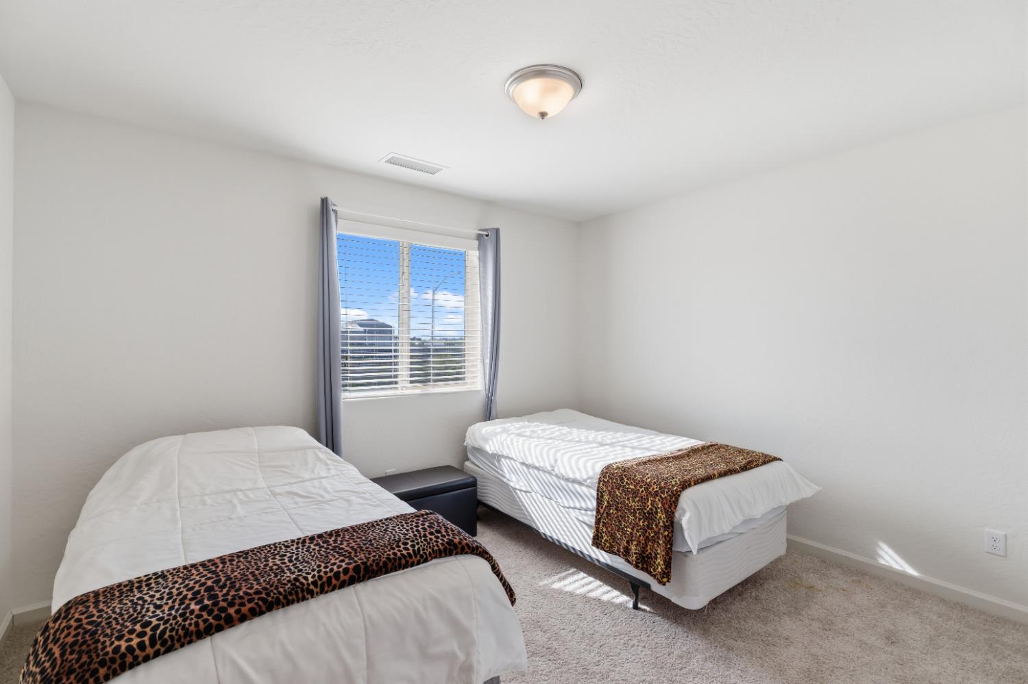 1617 N Filbert Ave, Fresno, CA 93727