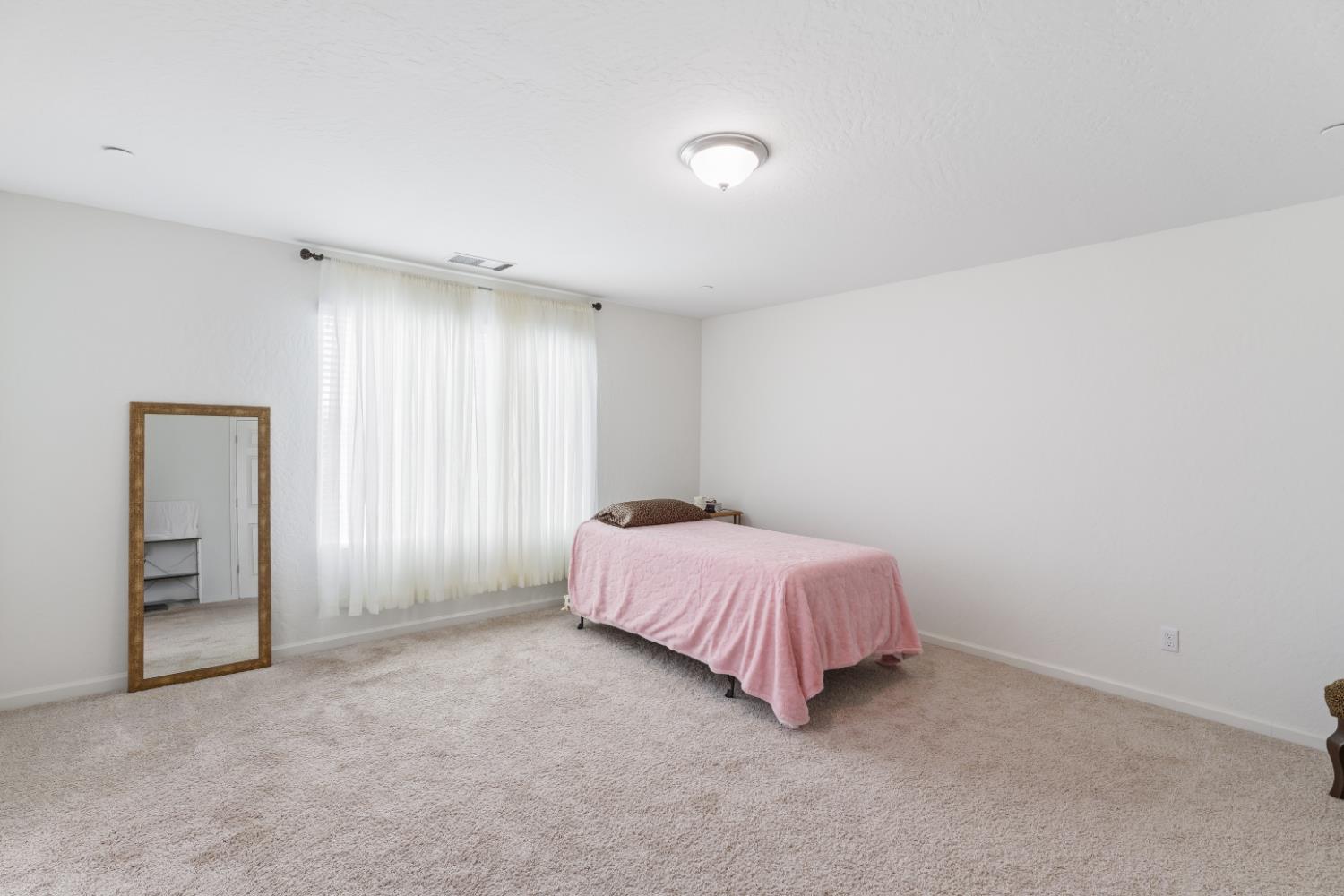 1617 N Filbert Ave, Fresno, CA 93727