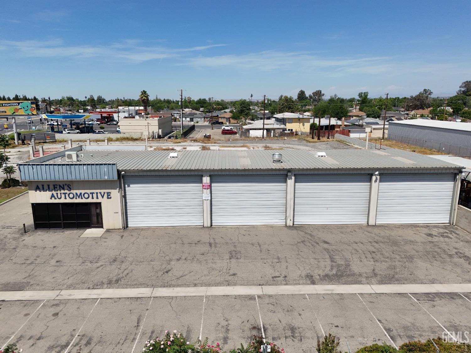 1810 S Chester, Bakersfield, CA 93304