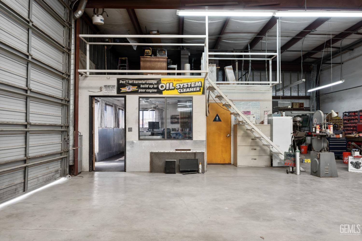 1810 S Chester, Bakersfield, CA 93304