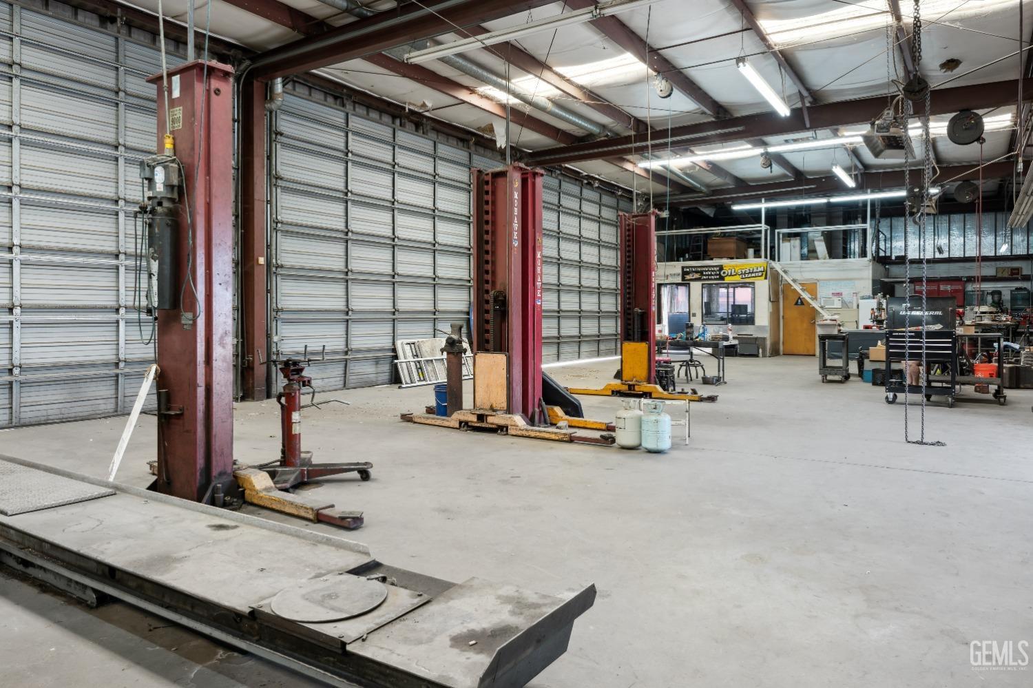 1810 S Chester, Bakersfield, CA 93304