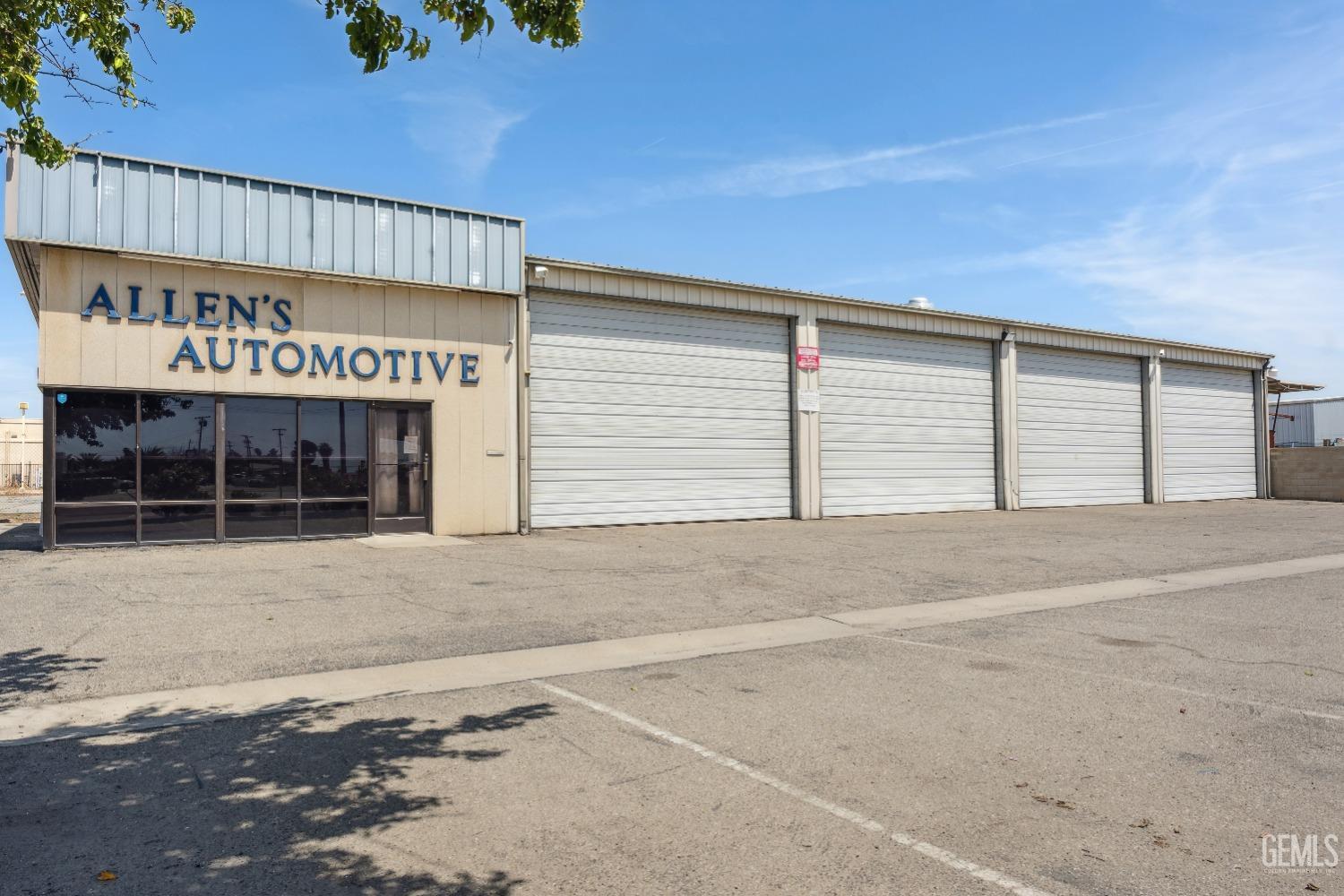 1810 S Chester, Bakersfield, CA 93304