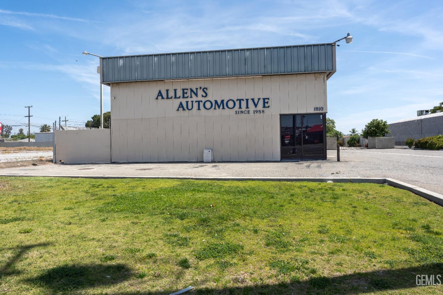 1810 S Chester, Bakersfield, CA 93304