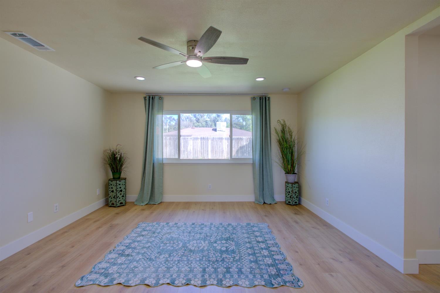 1673 Sacramento, Merced, CA 95348