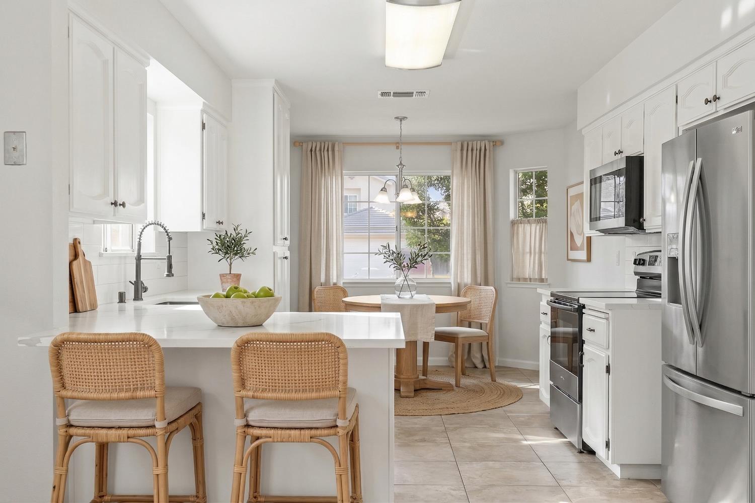 1166 E Goshen Ave, Fresno, CA 93720