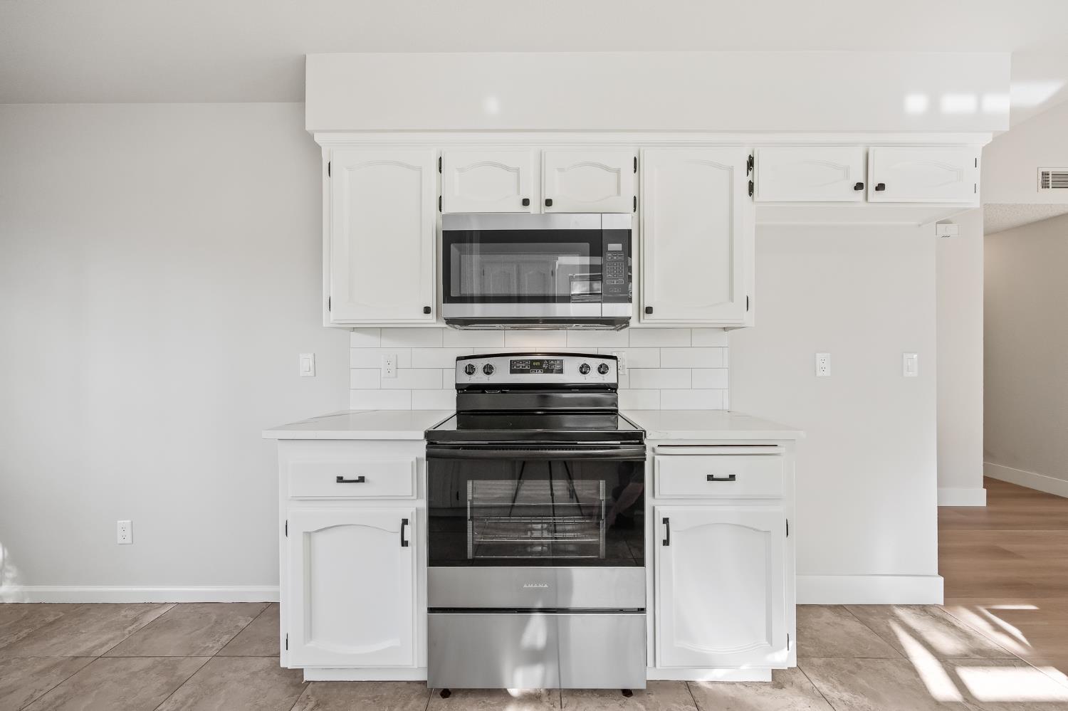 1166 E Goshen Ave, Fresno, CA 93720