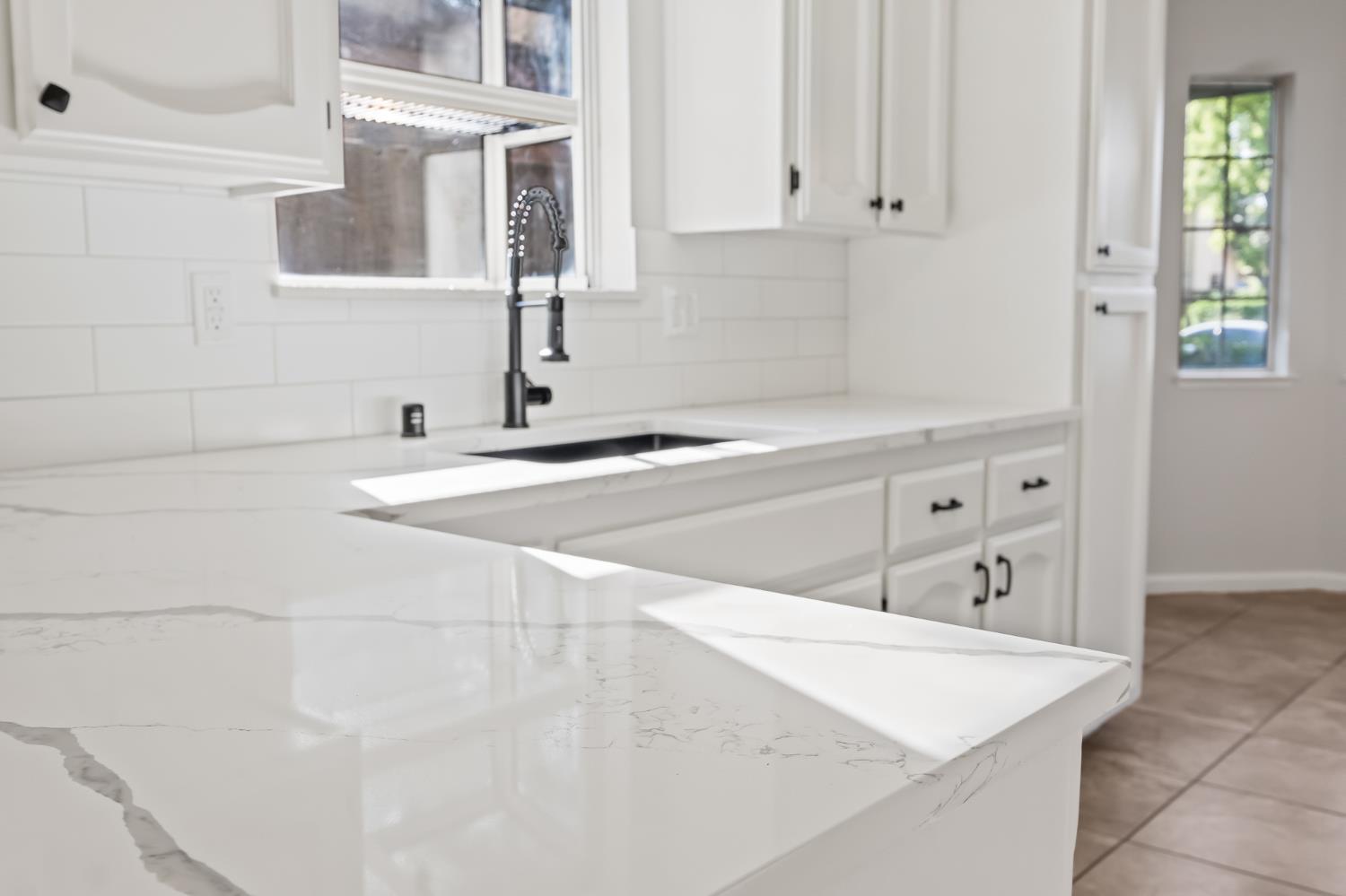 1166 E Goshen Ave, Fresno, CA 93720