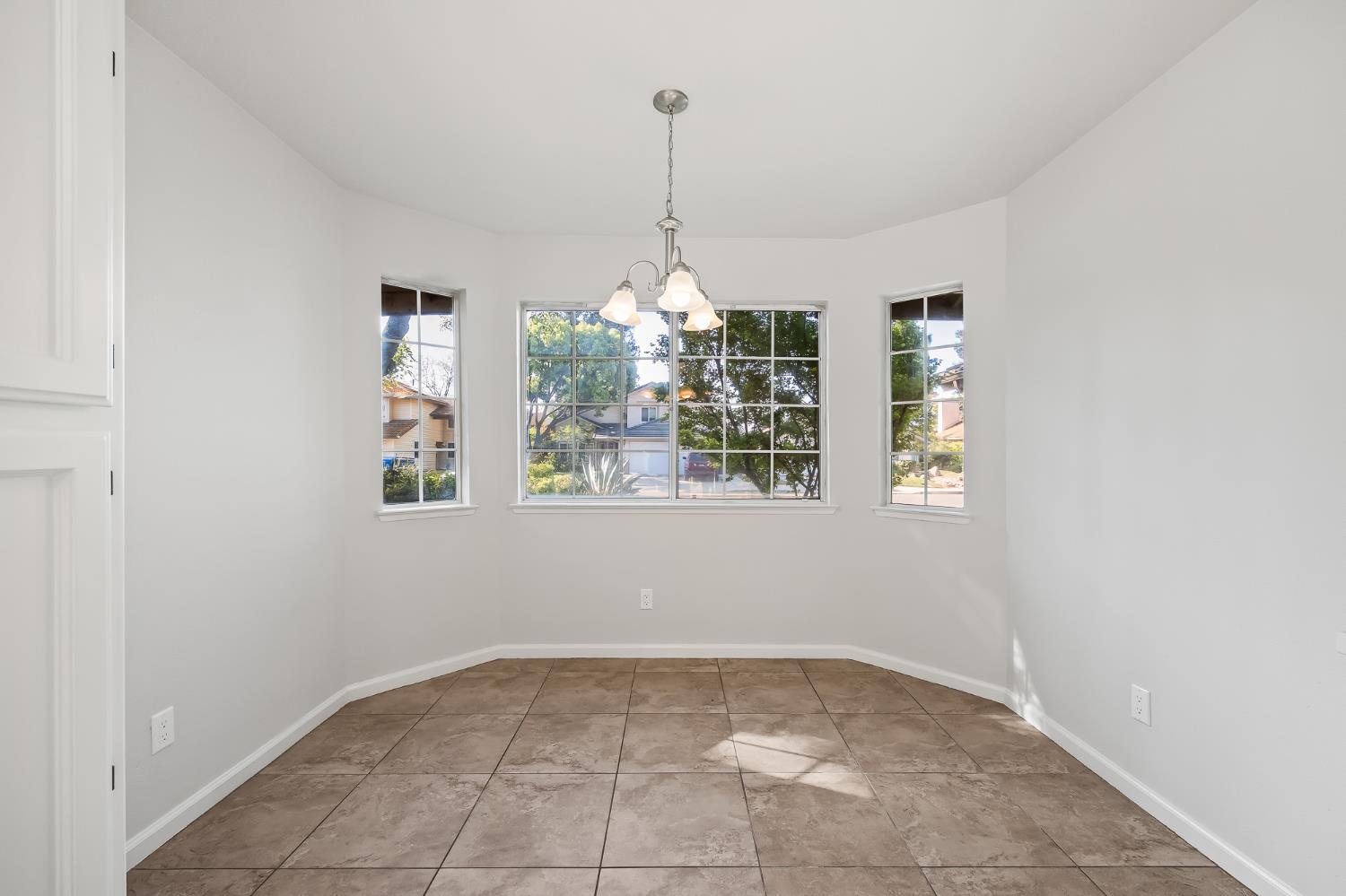 1166 E Goshen Ave, Fresno, CA 93720