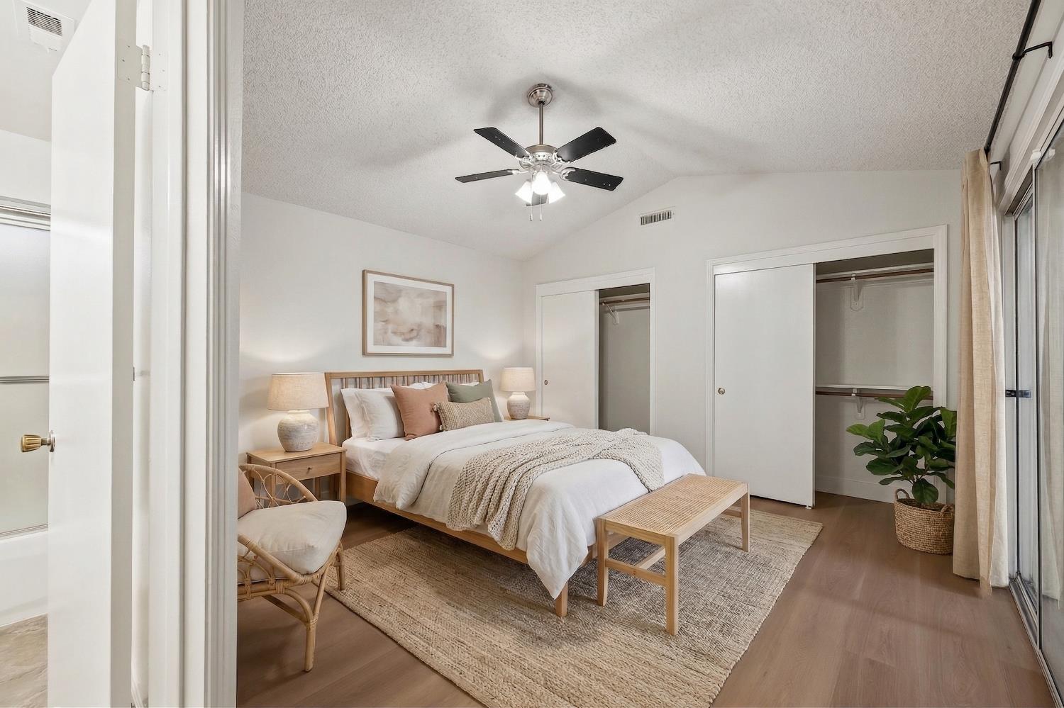 1166 E Goshen Ave, Fresno, CA 93720