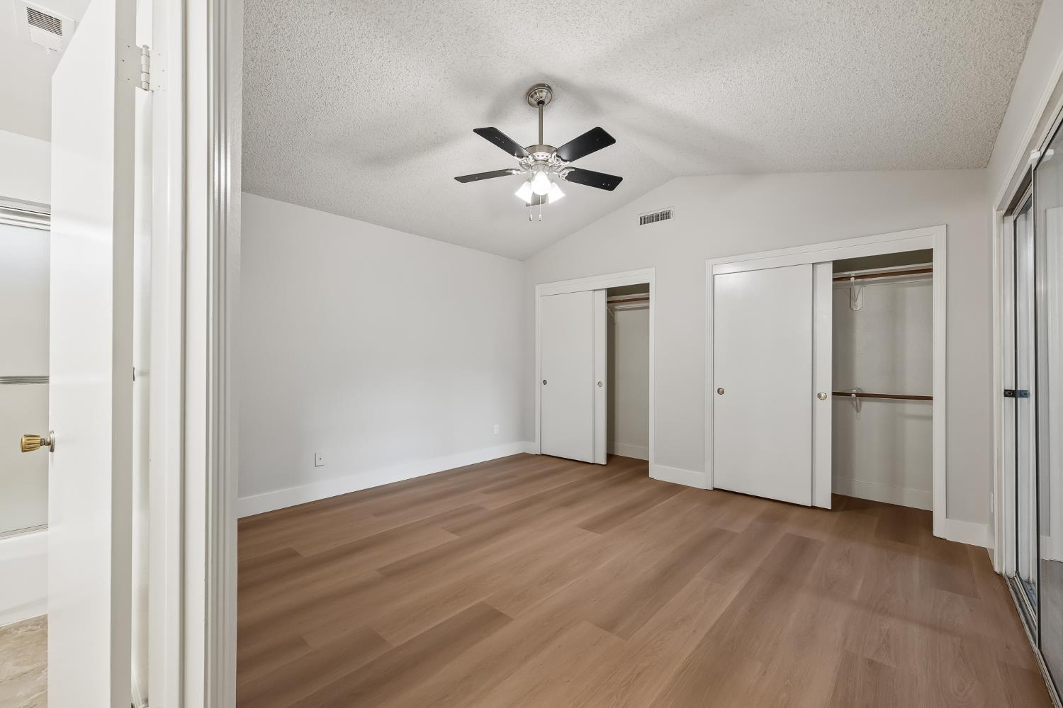 1166 E Goshen Ave, Fresno, CA 93720