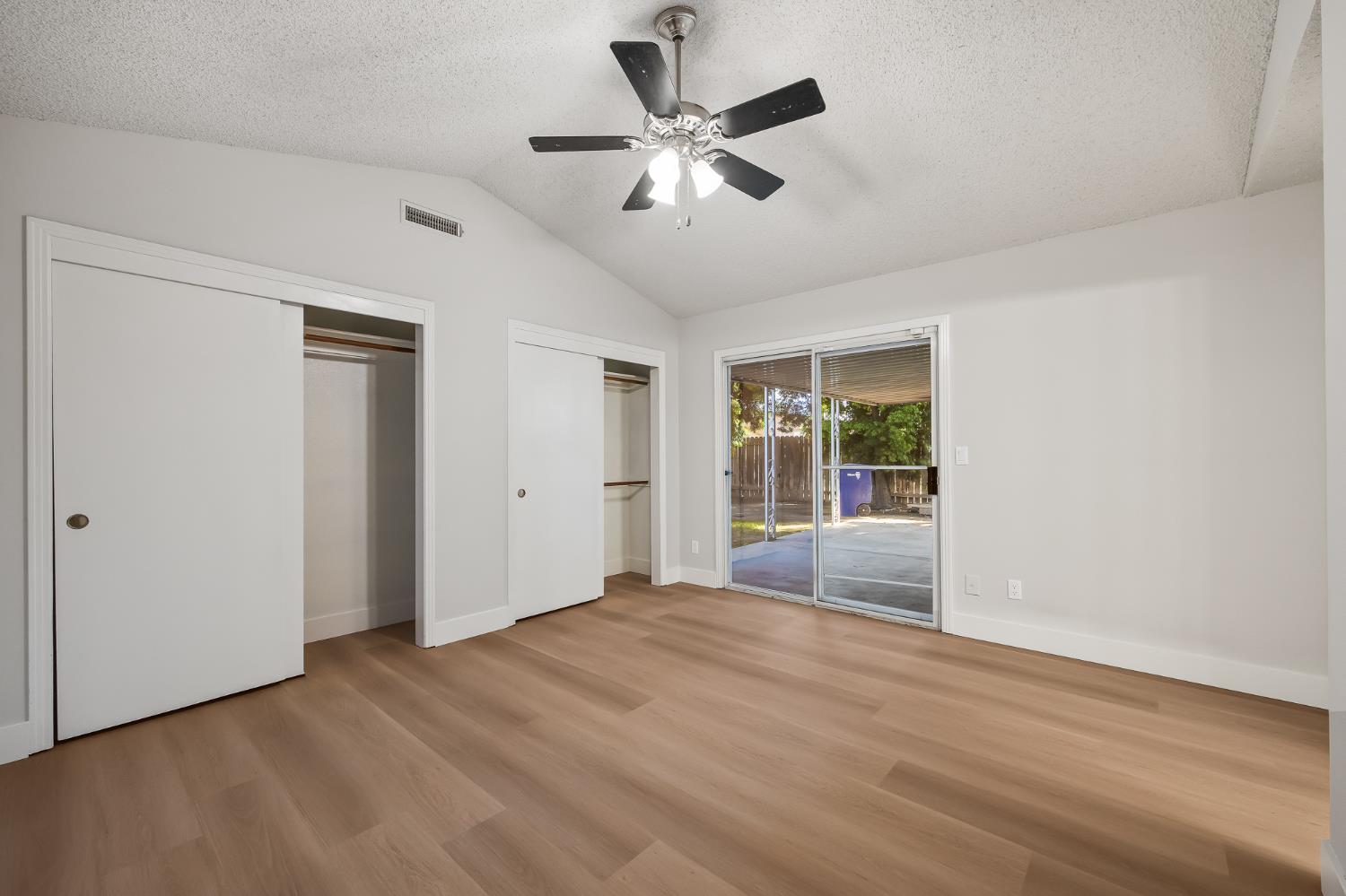 1166 E Goshen Ave, Fresno, CA 93720