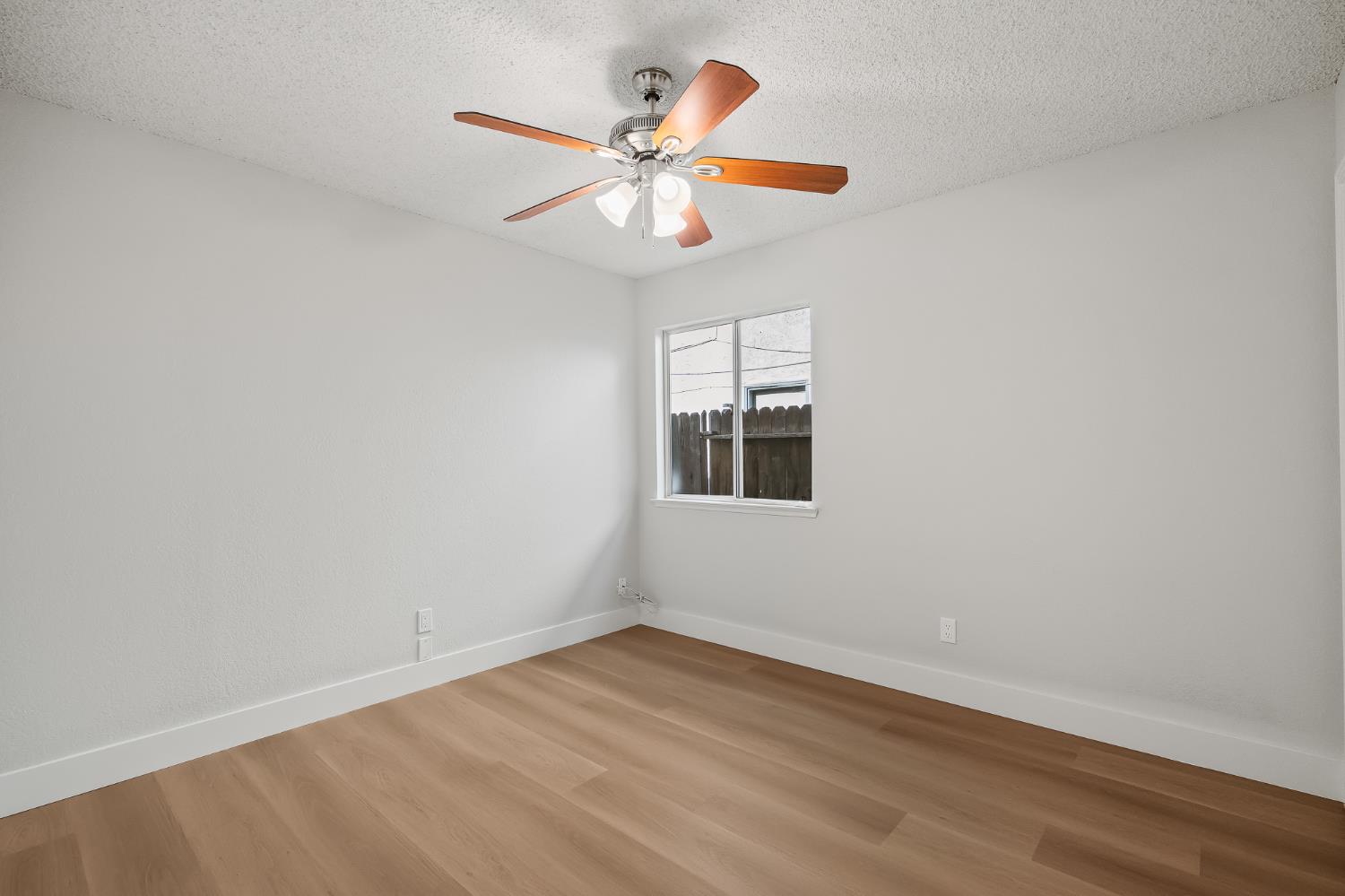 1166 E Goshen Ave, Fresno, CA 93720