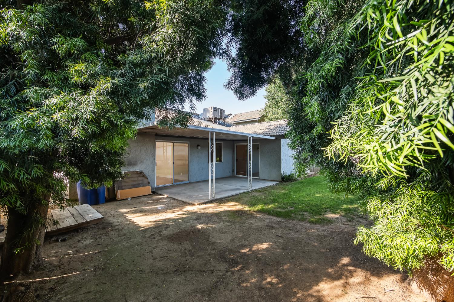 1166 E Goshen Ave, Fresno, CA 93720