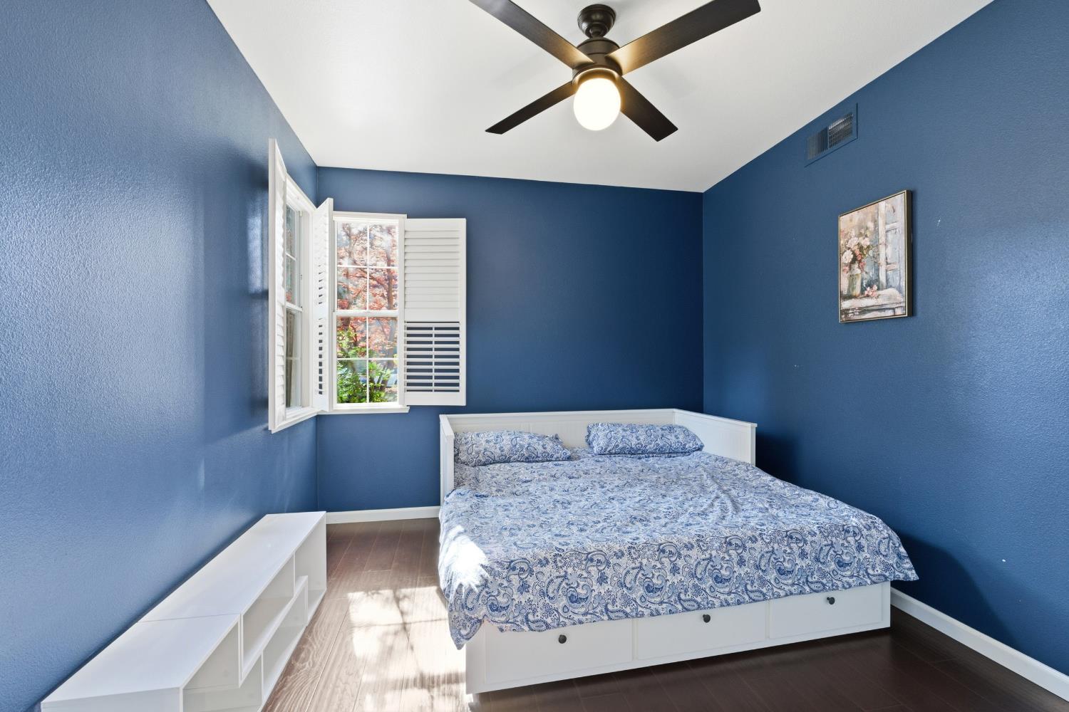 10340 N Sinclair Cir, Fresno, CA 93730