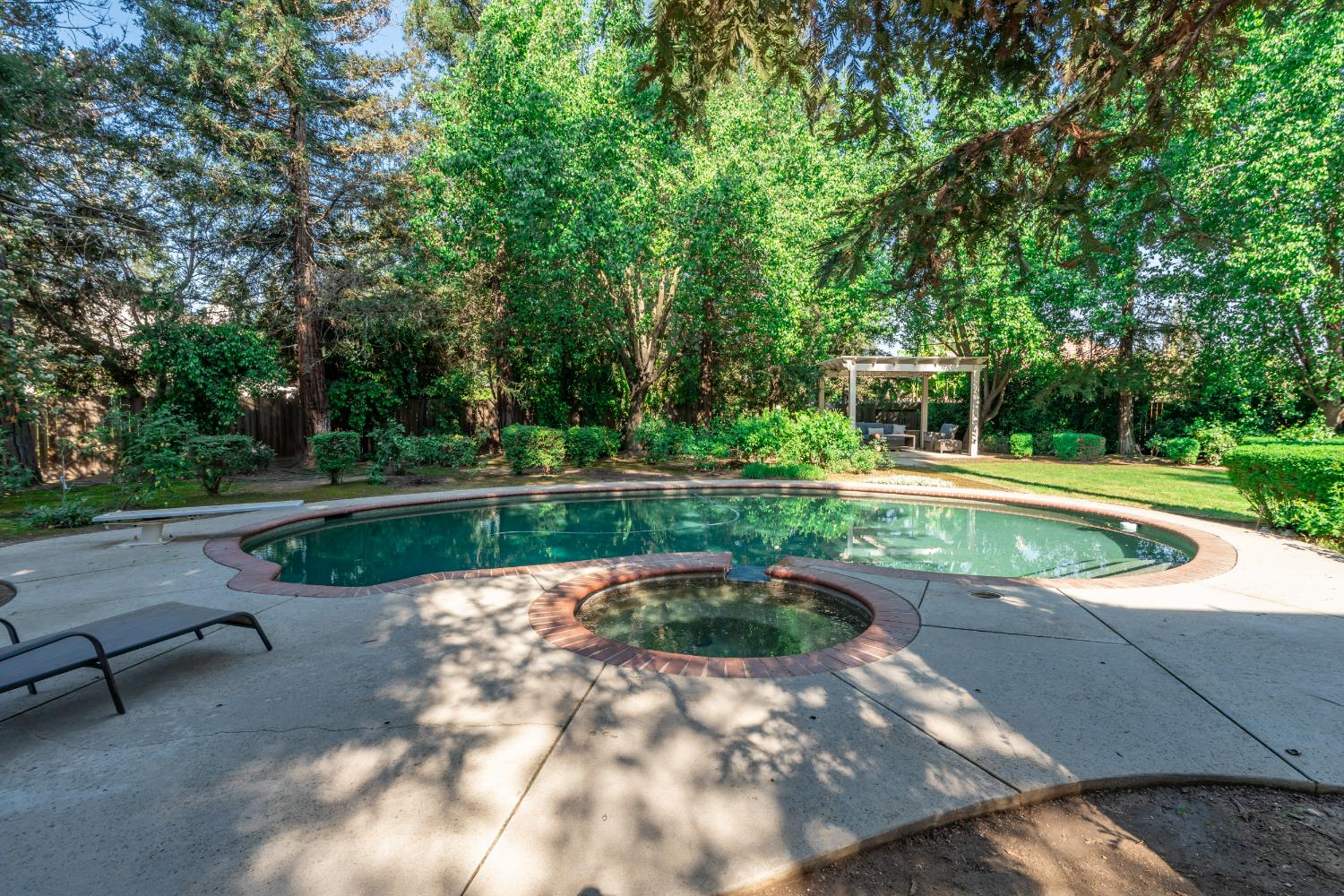 10340 N Sinclair Cir, Fresno, CA 93730