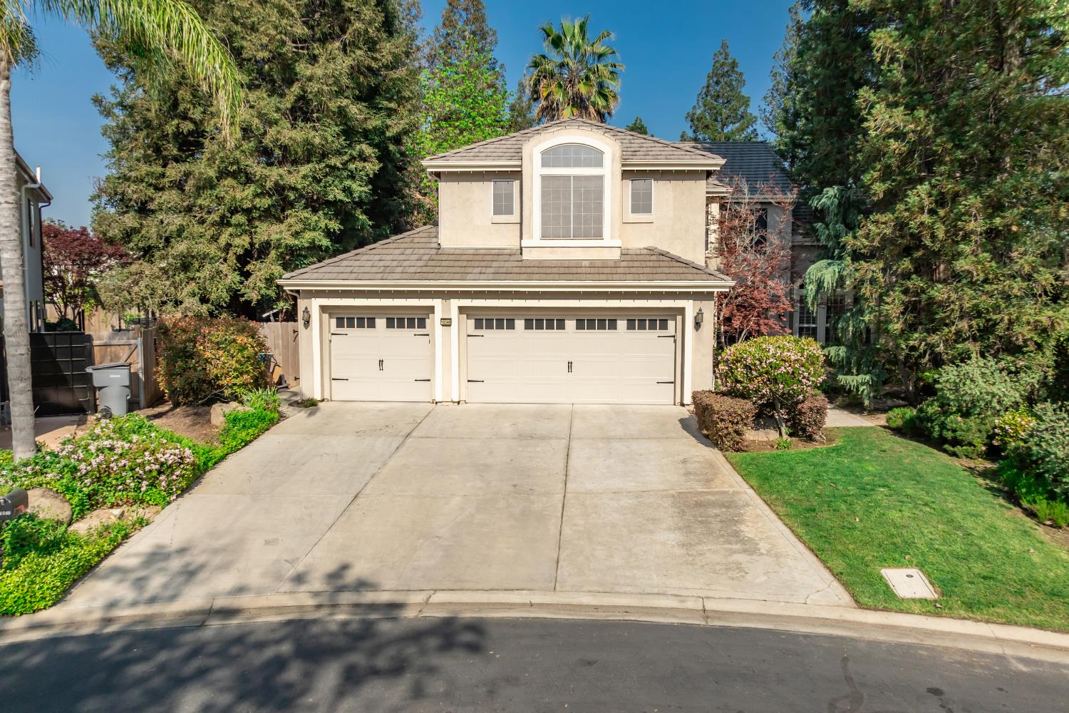 10340 N Sinclair Cir, Fresno, CA 93730