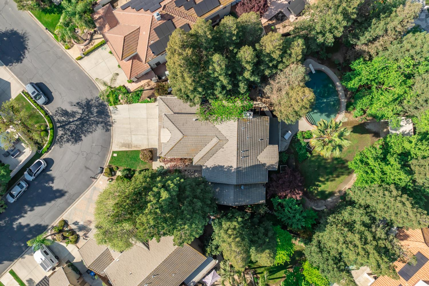 10340 N Sinclair Cir, Fresno, CA 93730