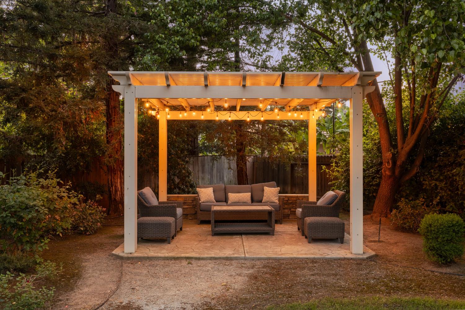 10340 N Sinclair Cir, Fresno, CA 93730