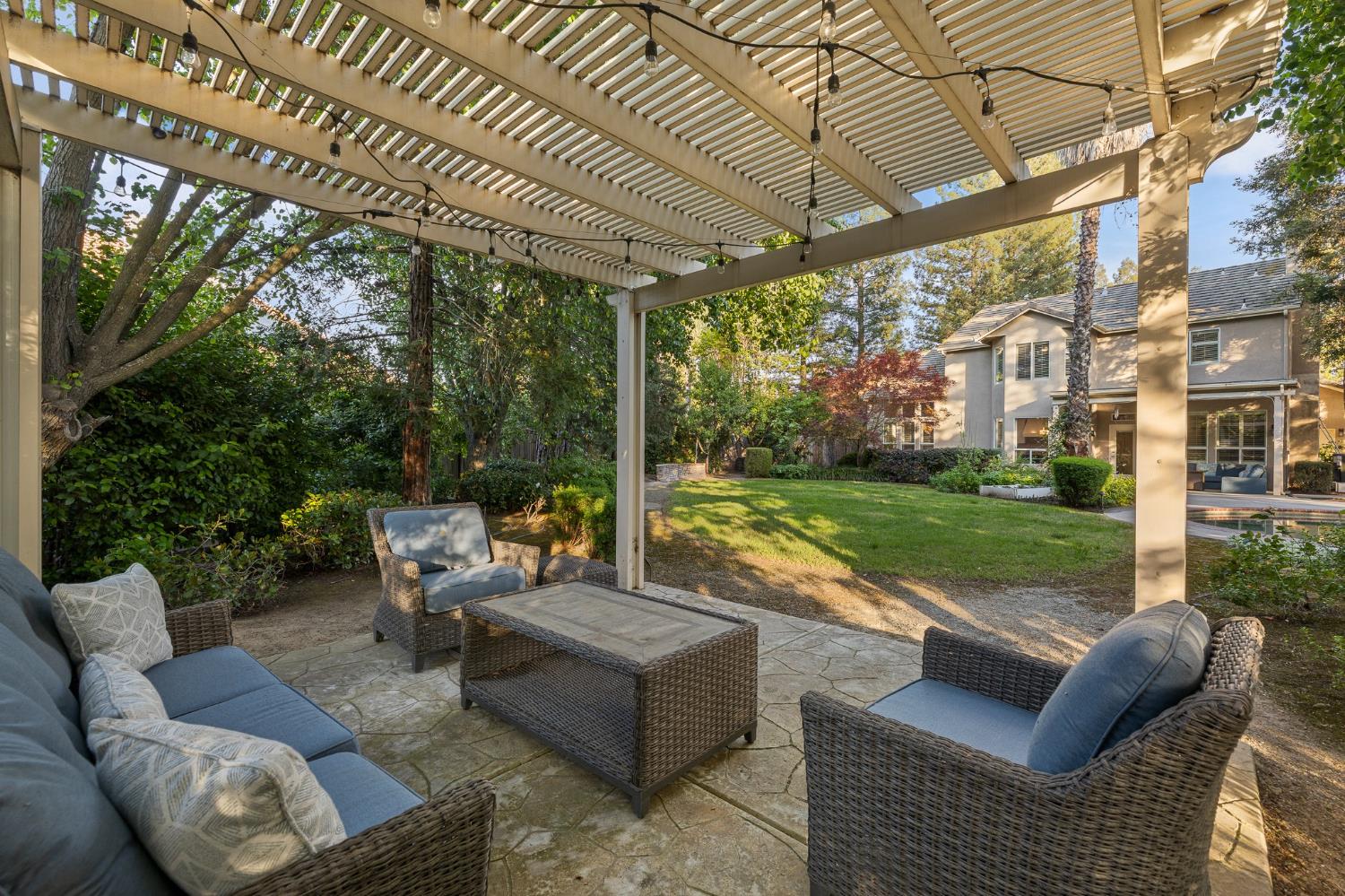 10340 N Sinclair Cir, Fresno, CA 93730