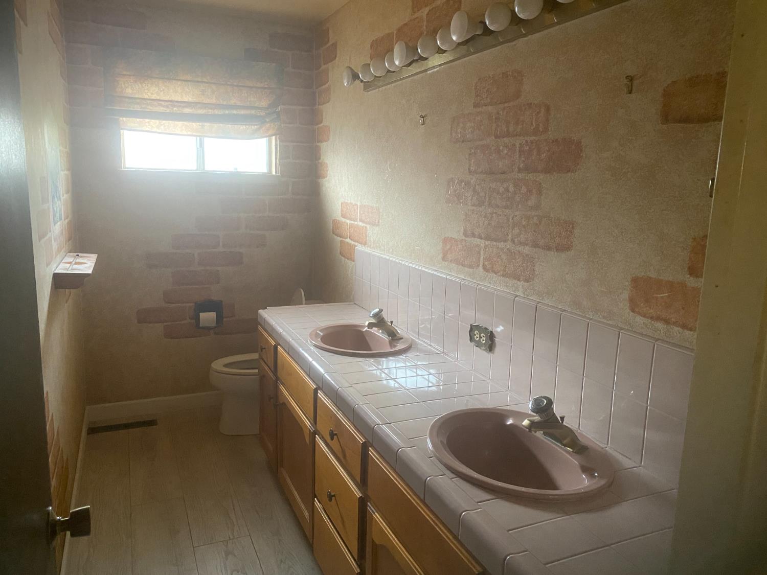 2654 E Warner Ave, Fresno, CA 93710