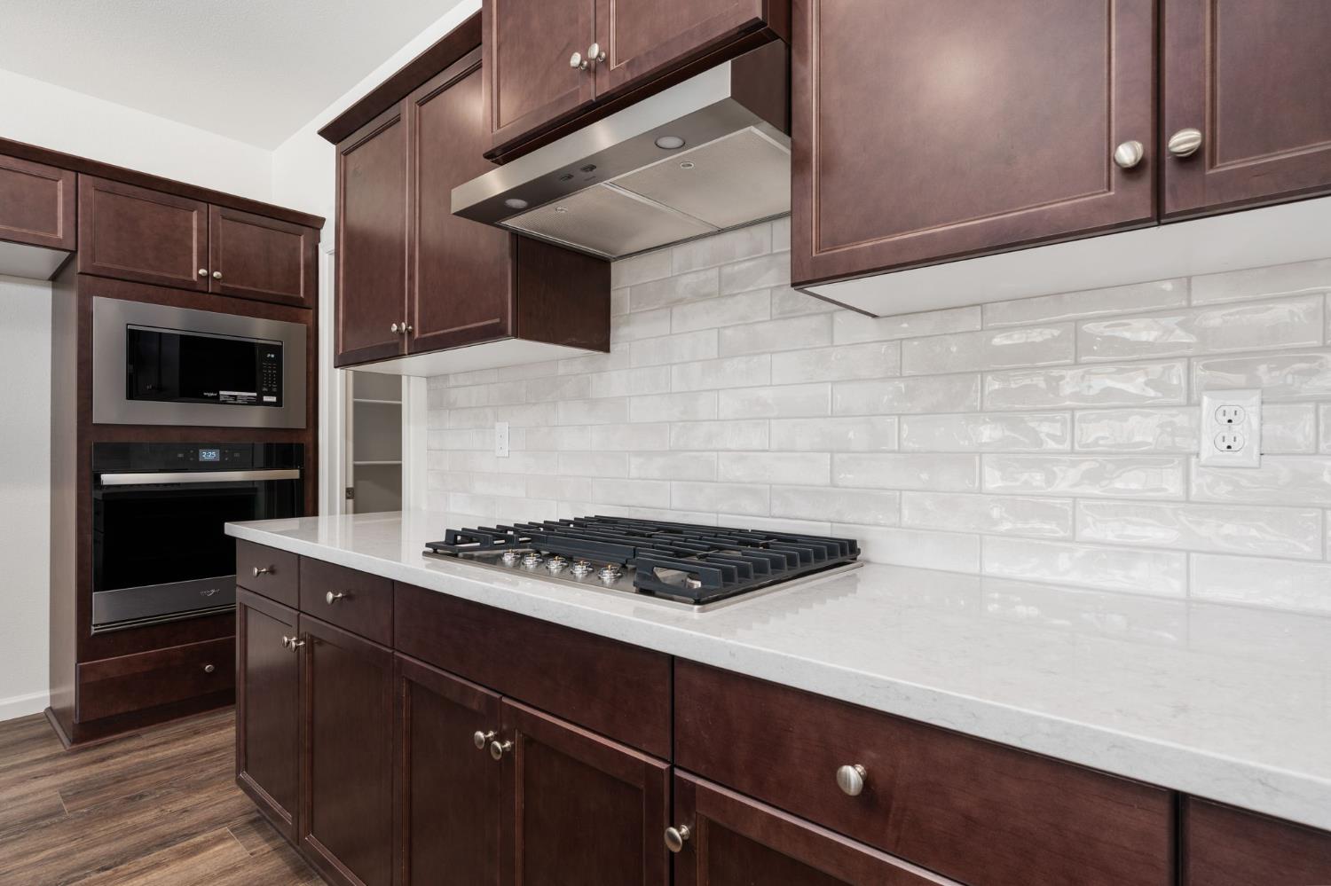 1189 Magnolia Ct W, Madera, CA 93636