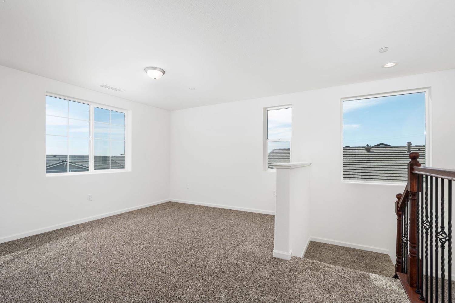 1189 Magnolia Ct W, Madera, CA 93636