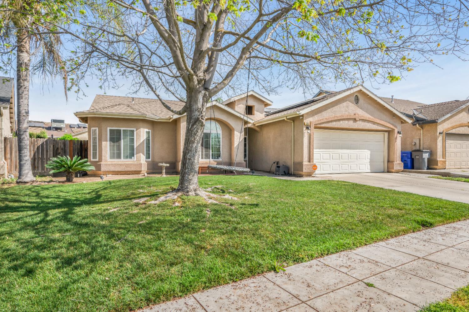 5391 E Burns Ave, Fresno, CA 93725