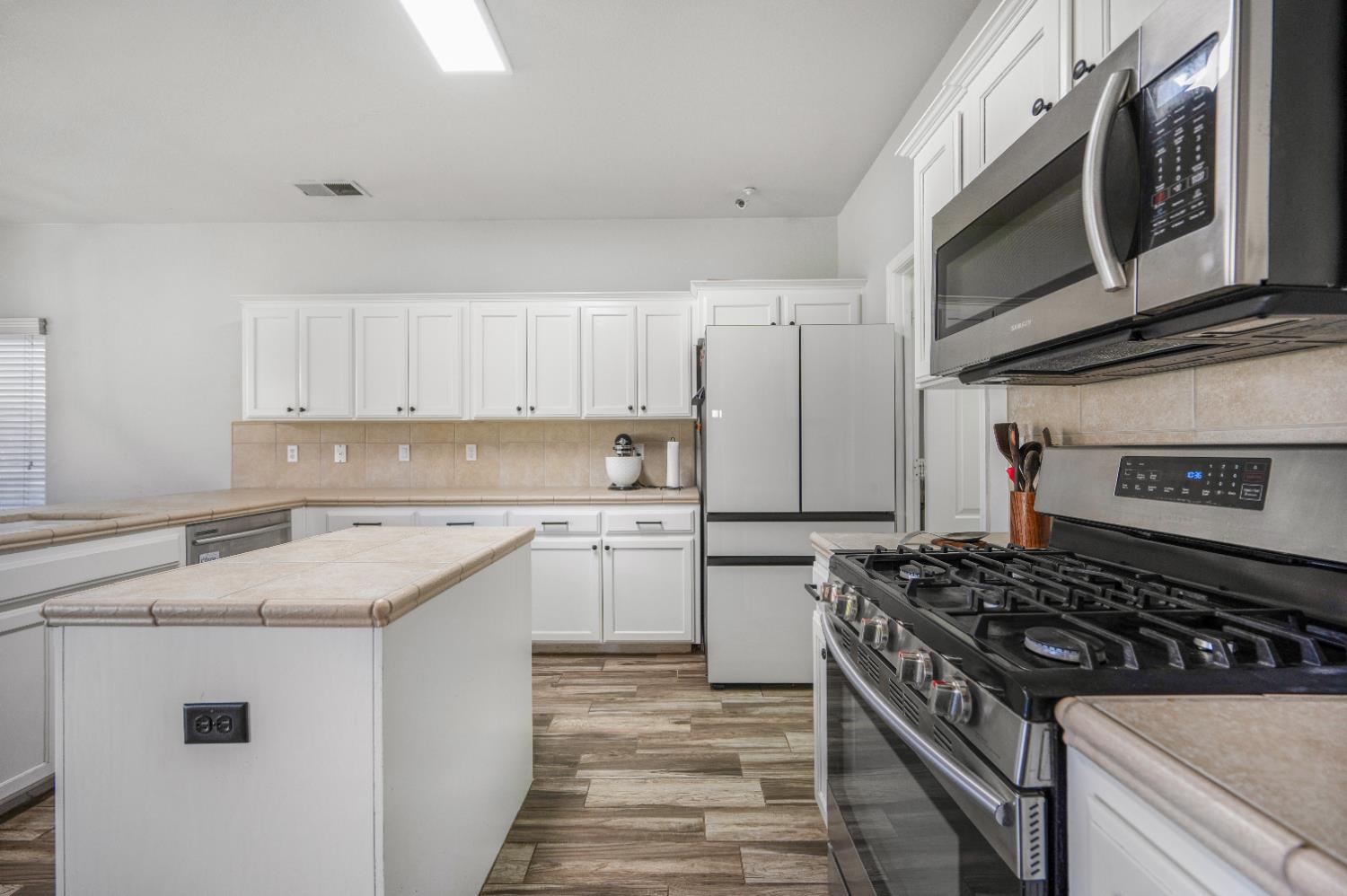 5391 E Burns Ave, Fresno, CA 93725